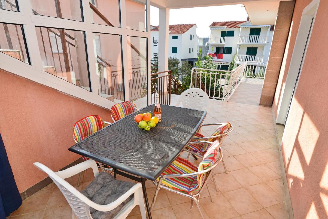 Apartments Martina Vodice Exterior photo